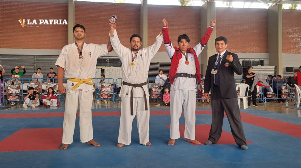 Deportistas orureños en el IV Festival WKF-Kyokushin