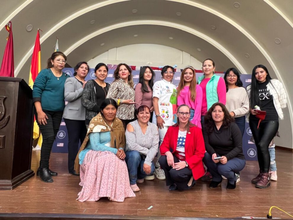 Relaciones bilaterales EE.UU. Bolivia en Oruro