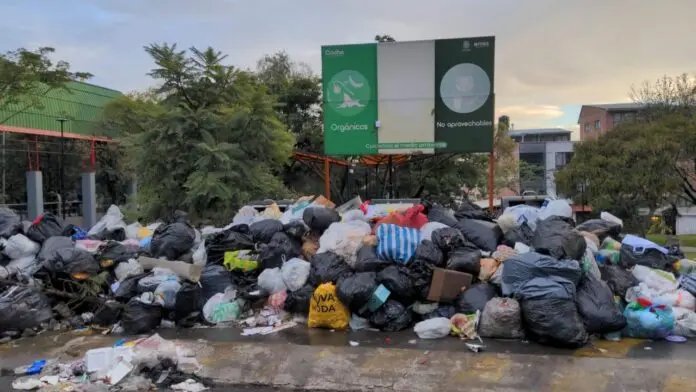 Crisis de la basura en Cochabamba desató un conflicto que dejó heridos y agresiones hacia mujeres funcionarias