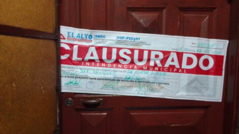 Clausuran locales ilegales en El Alto