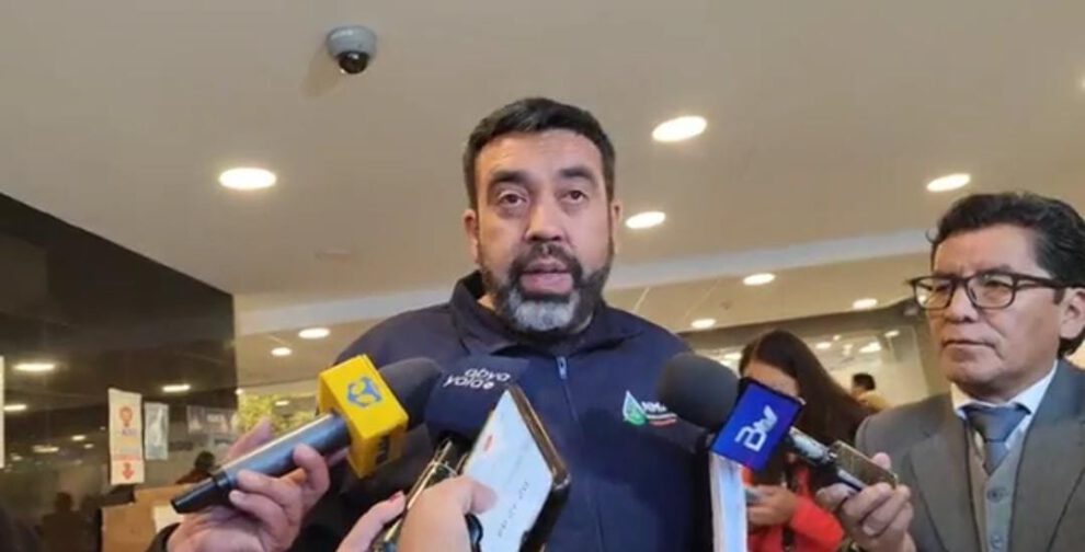 Plan contra incendios forestales presentado por el Ministro de Medio Ambiente y Agua, Álvaro Ruiz