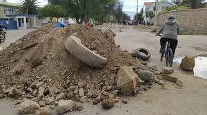 Bloqueo en Colcapirhua por rechazo al ingreso de basura