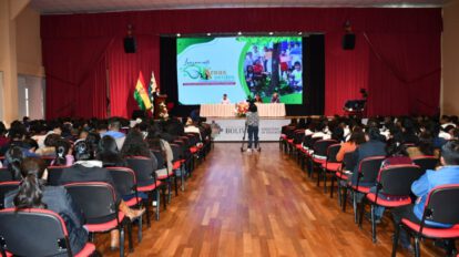 Más de 160 mil plantines en unidades educativas