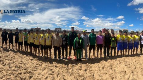Representantes de la FBF llegaron a Oruro para respaldar el fútbol playa