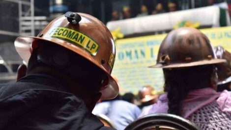 La escasez de diésel frena trabajo de cooperativas mineras en La Paz