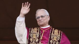 Robert Prevost como Papa León XIV