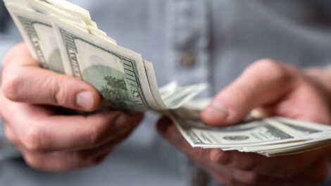 El Gobierno boliviano defiende sostenibilidad de endeudamiento externo