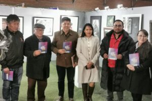 Exposición Artistas Emergentes de Bolivia en la Feria del Libro de Oruro