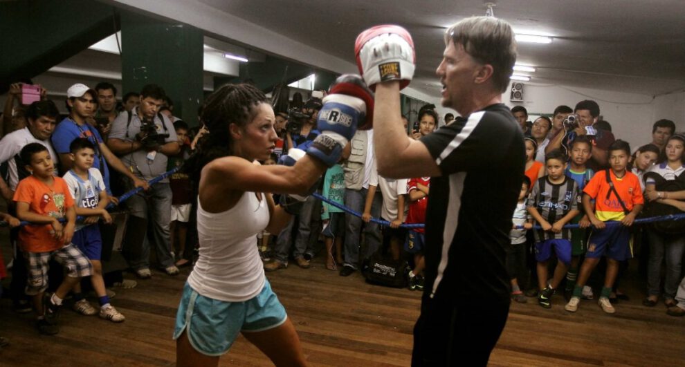 Jennifer Salinas, campeona boliviana de boxeo
