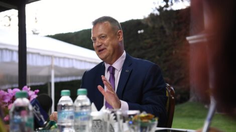 El embajador de Rusia apoya la política boliviana de sustitución de importaciones