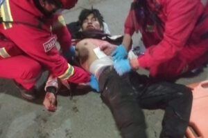 Brutal ataque con arma blanca deja herido a joven