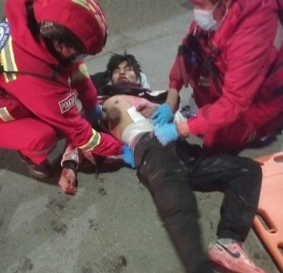 Brutal ataque con arma blanca deja herido a joven