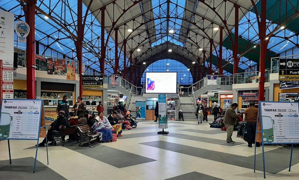 Bloqueo del transporte cochabambino en La Paz