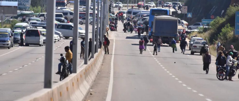 Bloqueos en Cochabamba por Transporte Libre