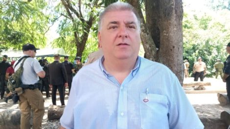 alambrado en Aguas Blancas impide ingreso de bolivianos para sufragar