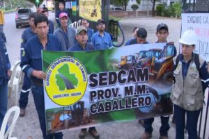 paro indefinido Sedcam en Santa Cruz