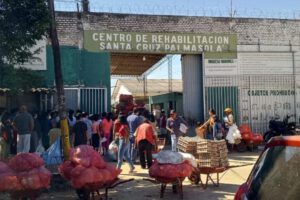 Lilian Moreno en traslado a clínica tras valoración médica