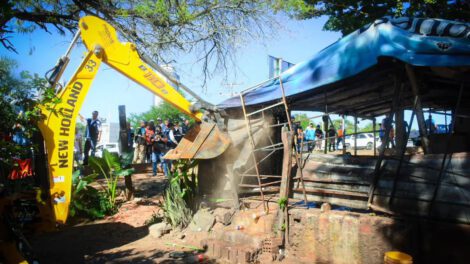 Desalojo en Santa Cruz: tres familias abandonan terrenos ediles