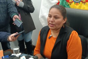 Declinación de Arce a su candidatura