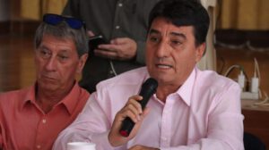 Unidad entre candidatos opositores en Bolivia