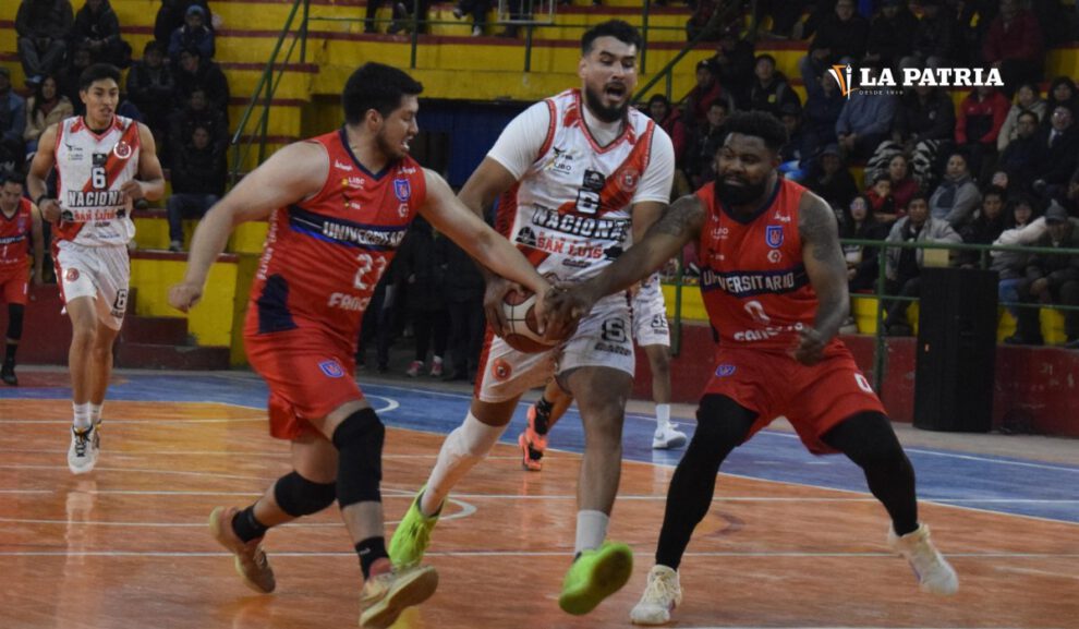 Universitario sorprende a Nacional Potosí en la Libobásquet