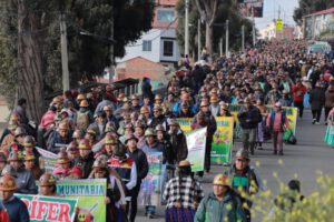 Fecoman marcha en La Paz exigiendo diésel y cumplimiento de compromisos gubernamentales