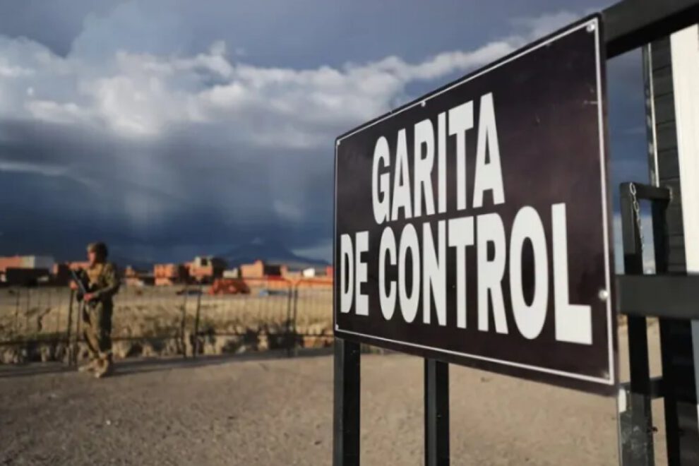 militar chileno detenido por ayudar a mujer a ingresar ilegalmente desde Bolivia