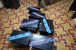 Intervención en sala de juegos ilegal en Cochabamba