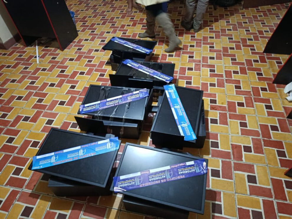 Intervención en sala de juegos ilegal en Cochabamba