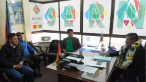 Idelfonso Canaza Sernap en reunión