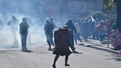 Marcha evista se acerca al Tribunal Supremo Electoral