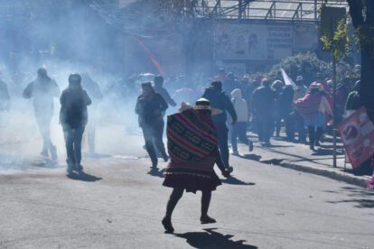 Marcha evista se acerca al Tribunal Supremo Electoral