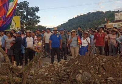 bloqueos de caminos tras gasificación en La Paz