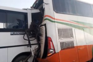 Accidente en Oruro deja un fallecido y varios heridos