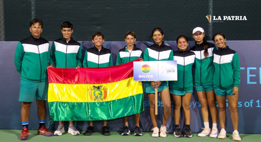 Equipo masculino de tenis en el torneo internacional