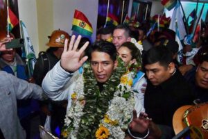 Andrónico Rodríguez y Mariana Prado como compañera de fórmula