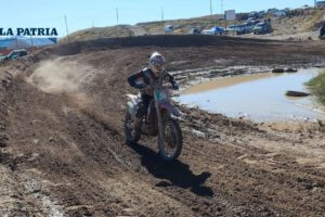 Motociclismo en Oruro con Dylan Mamani y David Castro destacados
