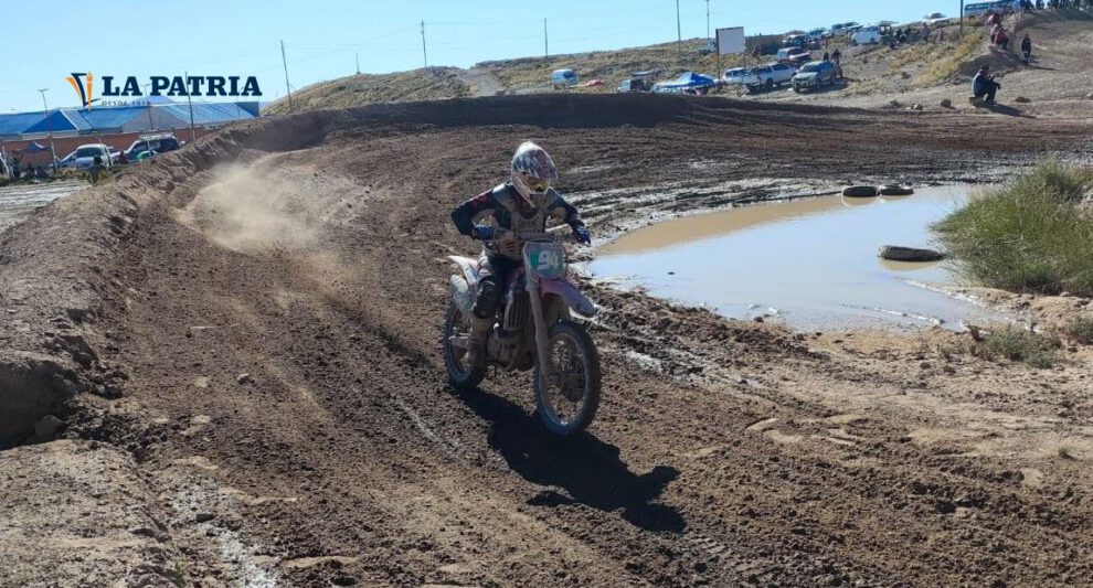 Motociclismo en Oruro con Dylan Mamani y David Castro destacados