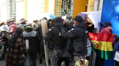 Feria Oruro Moderno enfrenta conflicto por reubicación de vendedores