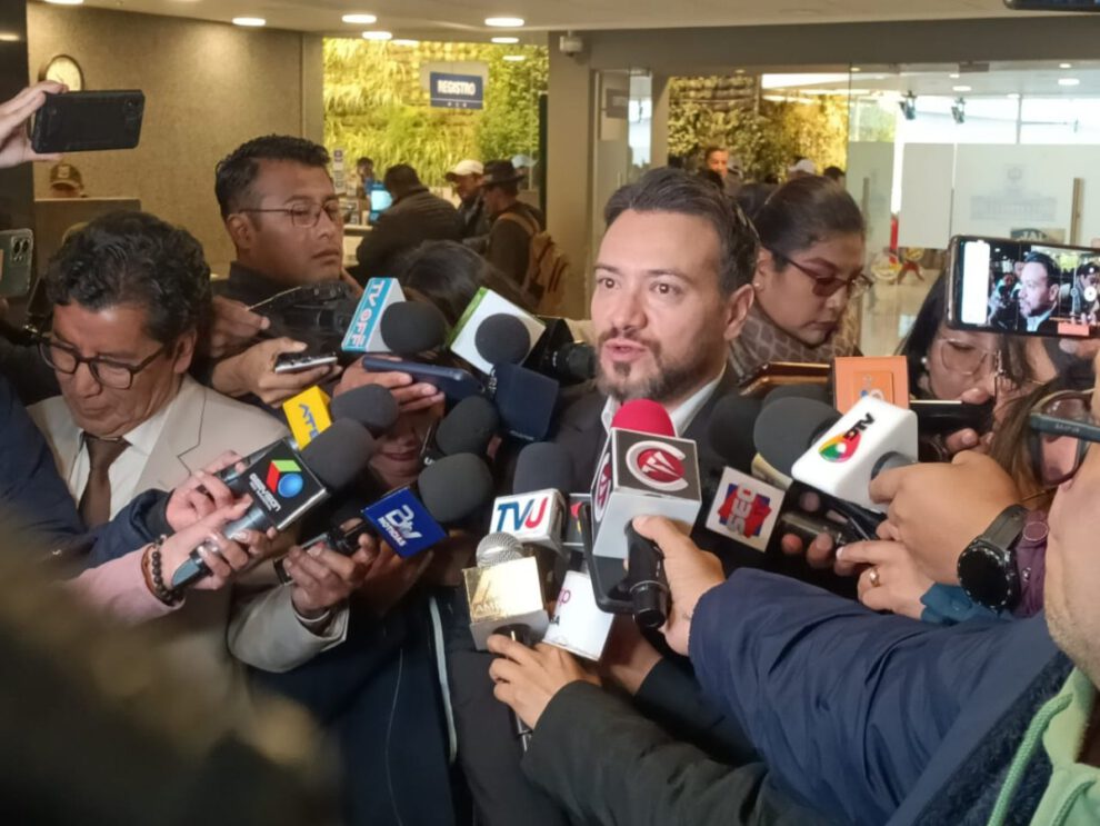 Candidatura de Luis Arce cuestionada por Alejandro Reyes