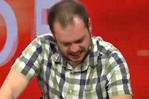 Peter Erlwein durante la transmisión en Red Uno