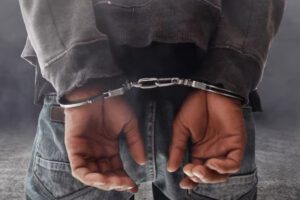 Administrador de nightclub donde hallaron a 40 menores bebiendo alcohol