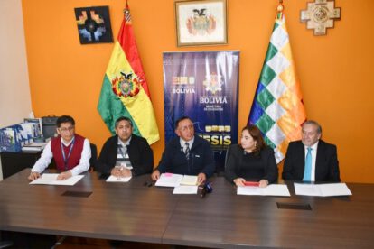 Tesis del Bicentenario 2025