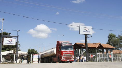 YPFB asegura que solo el 10% de cisterneros exige ajustar tarifas de flete