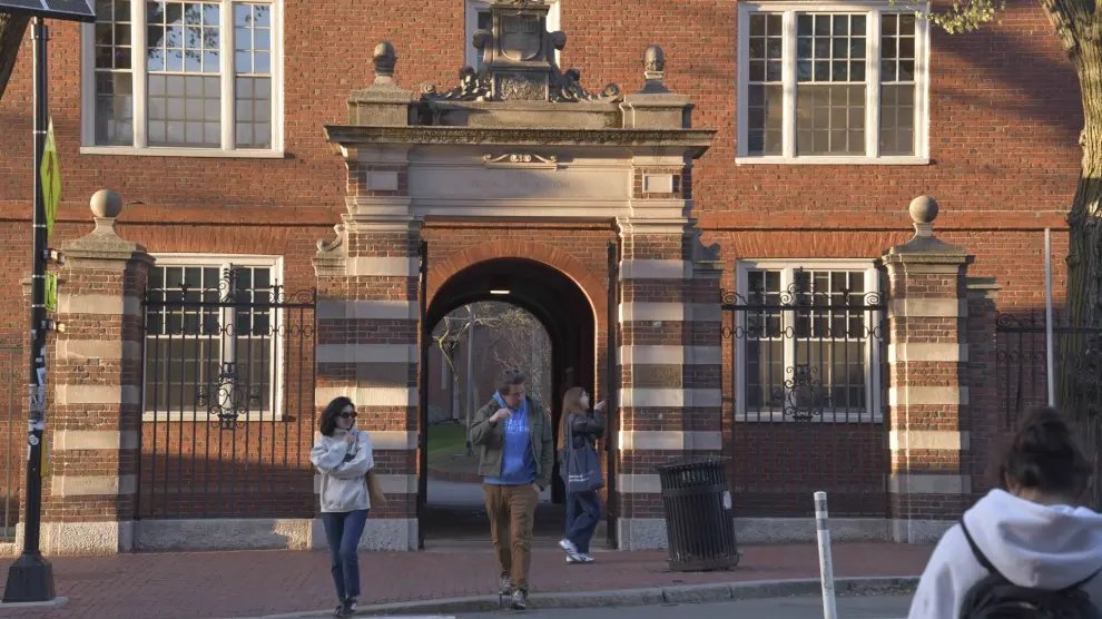 Gobierno de Trump prohíbe matrícula a estudiantes extranjeros en Harvard