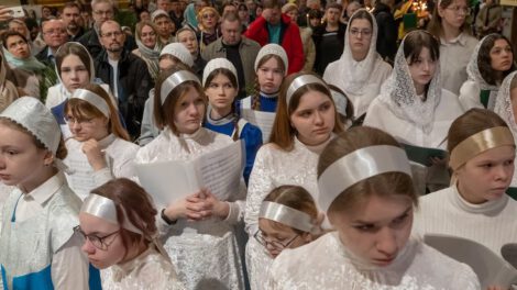 Rusia prohíbe películas que fomenten la vida sin hijos