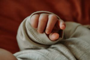 Bebé muere tras golpe en la cabeza en El Alto