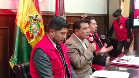 Gobernador de Oruro viaja a Brasil para participar de feria e impulsar comercio
