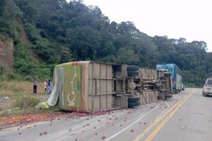 Accidente de bus en Mairana dejó siete heridos