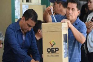 Acción popular contra partidos políticos en Santa Cruz
